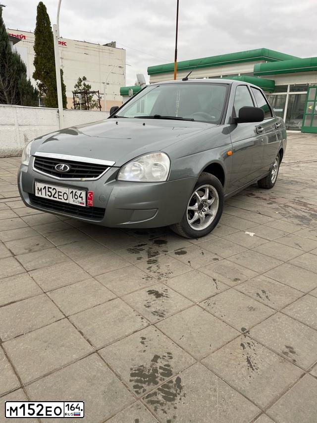 Фото автомобиля LADA 2170 PRIORA, 2013 — госномер М152ЕО164. Цвет: СРЕДНИЙ СЕРО-ЗЕЛЕНЫЙ МЕТ.