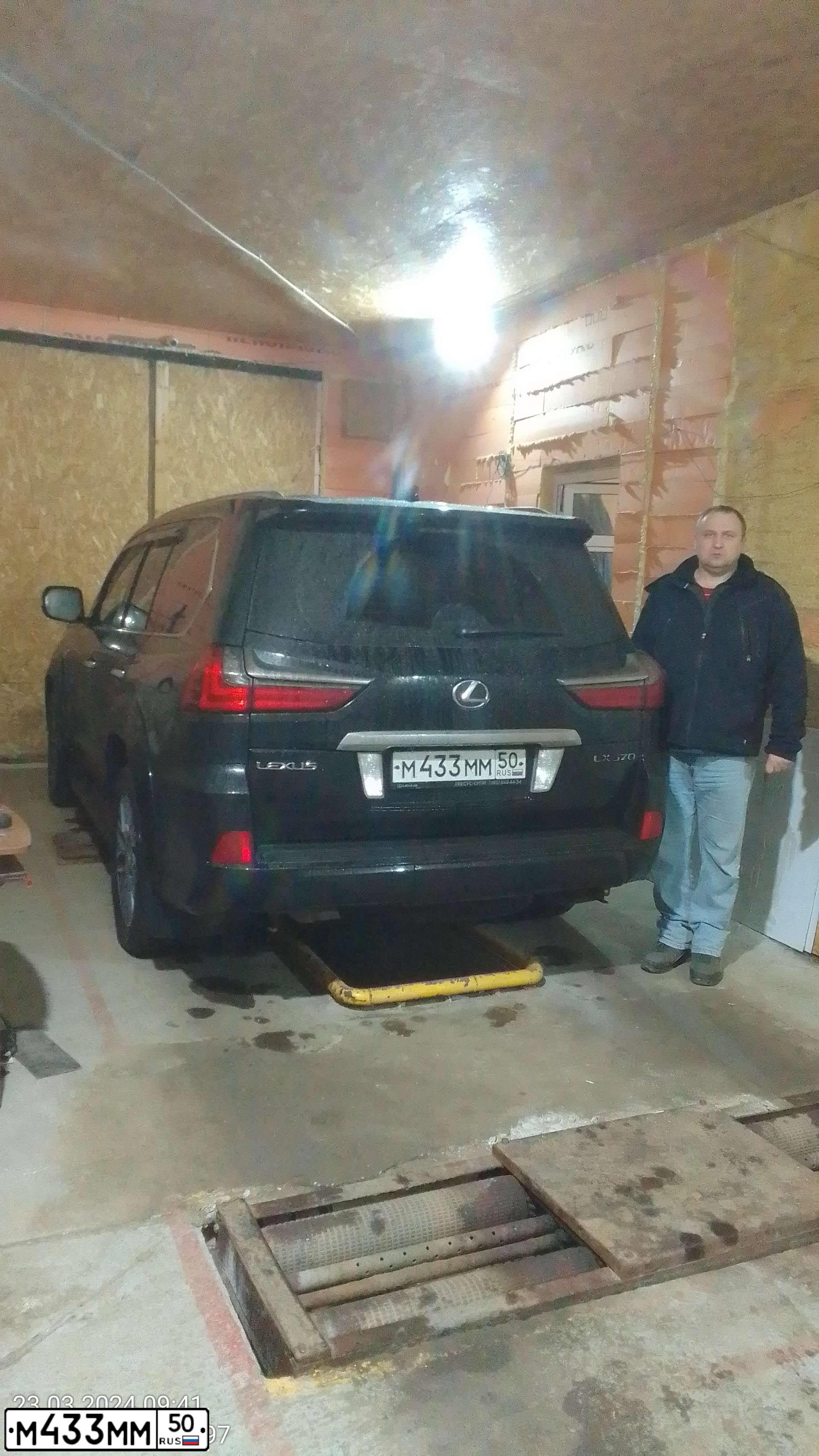 Фото автомобиля LADA 2110, 2003 — госномер М433ММ50. Цвет: ЧЕРНЫЙ