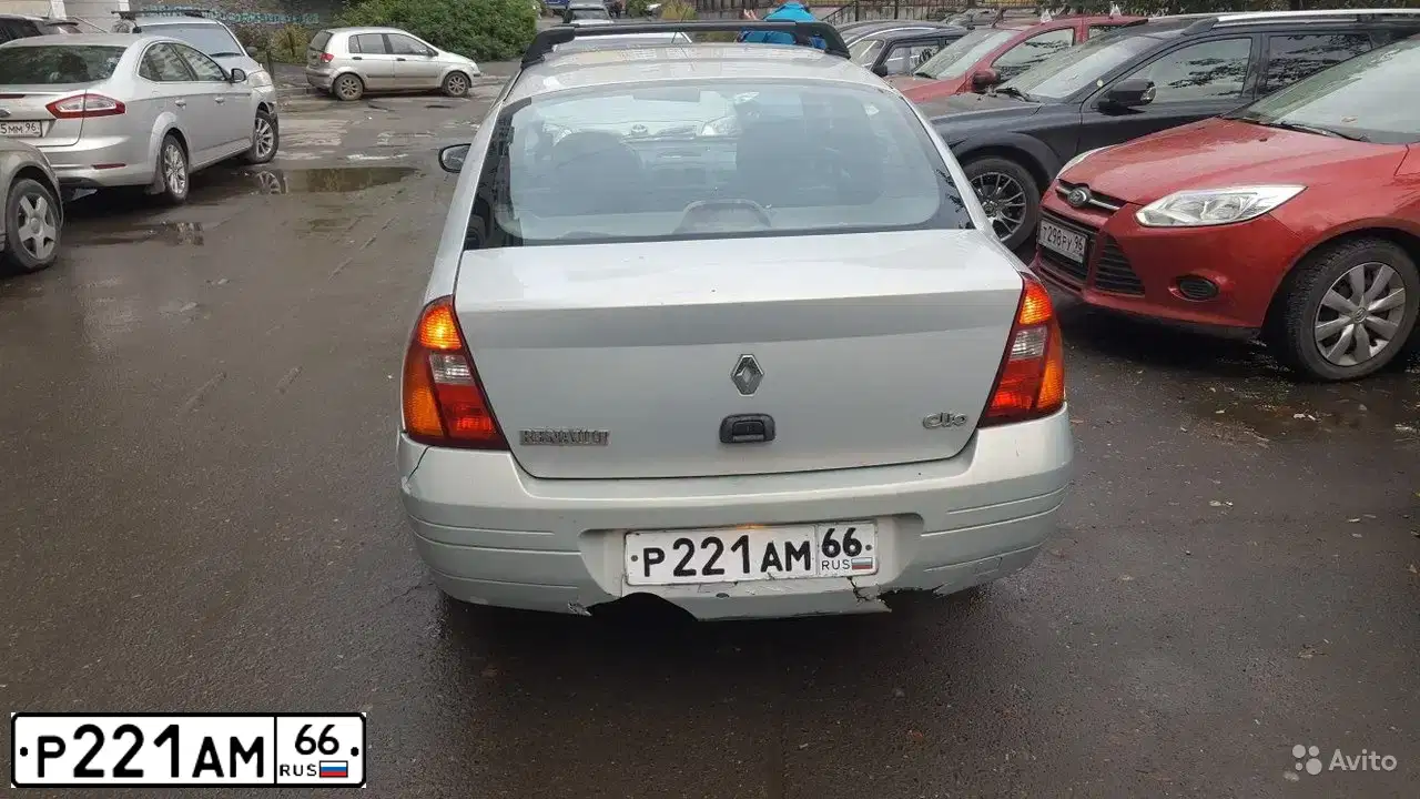 Фото автомобиля RENAULT CLIO, 2000 — госномер Р221АМ66. Цвет: СЕРО-ГОЛУБОЙ