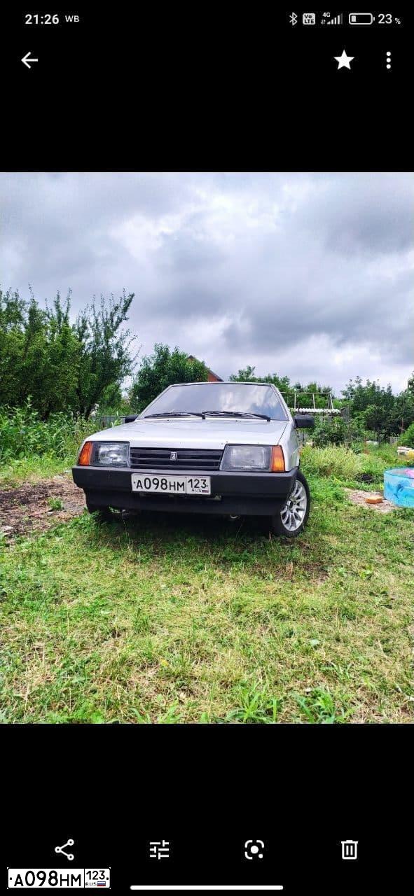 Фото автомобиля LADA 2109 SAMARA, 2002 — госномер А098НМ123. Цвет: СВЕТЛО-СЕРЕБРИСТЫЙ МЕТАЛЛ