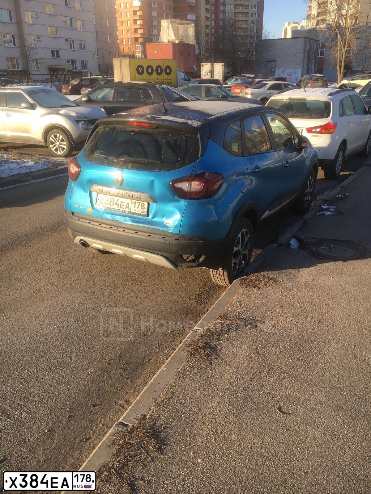 Фото автомобиля RENAULT KAPTUR, 2017 — госномер Х384ЕА178. Цвет: ГОЛУБОЙ ЧЕРНЫЙ