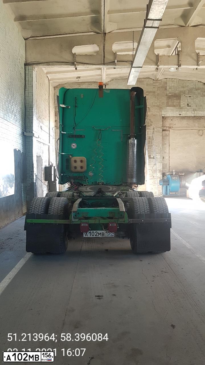 Фото автомобиля FREIGHTLINER CENTURY S/T, 2003 — госномер А102МВ156. Цвет: ЗЕЛЕНЫЙ