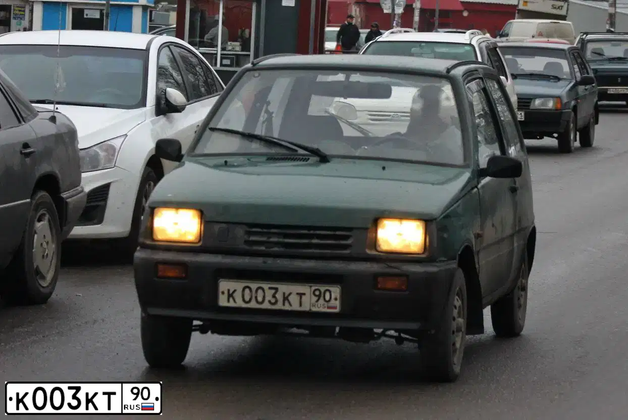 Фото автомобиля SEAZ OKA, 2003 — госномер К003КТ90. Цвет: ЗЕЛЕНЫЙ САД