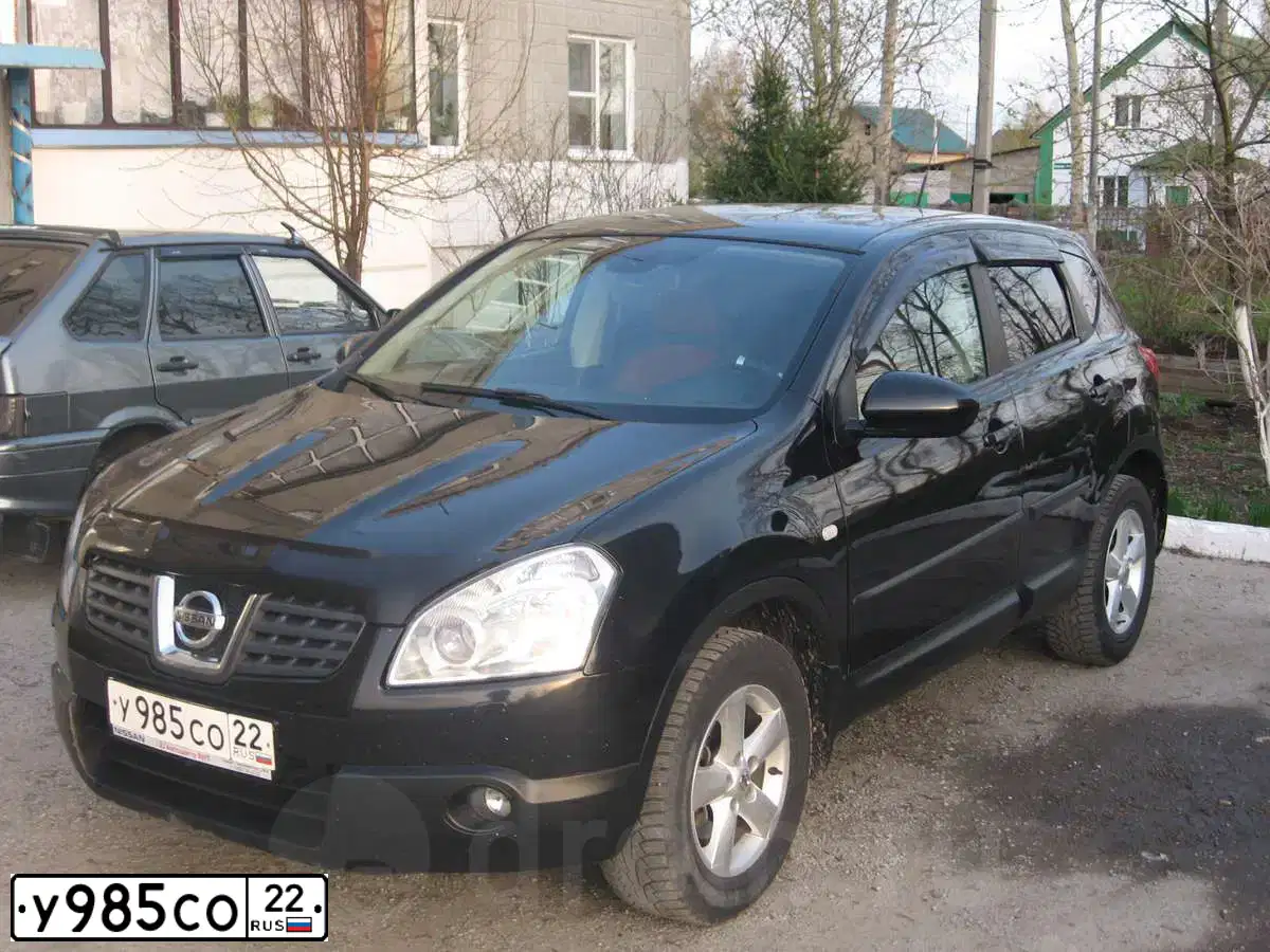 Фото автомобиля NISSAN QASHQAI, 2007 — госномер У985СО22. Цвет: ЧЕРНЫЙ