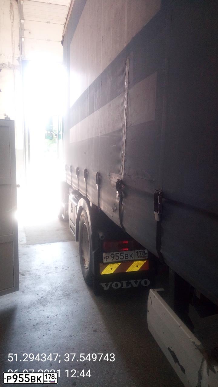 Фото автомобиля VOLVO O SERIE FH 4X2, 2010 — госномер Р955ВК178. Цвет: ЗЕЛЕНЫЙ
