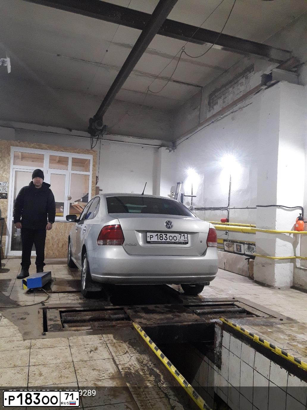 Фото автомобиля VOLKSWAGEN POLO, 2014 — госномер К236УА62. Цвет: СЕРЕБРИСТО-ЖЕЛТЫЙ