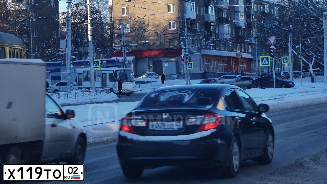 Фото автомобиля KIA MAGENTIS / OPTIMA, 2006 — госномер Н674СС702. Цвет: Серебристый