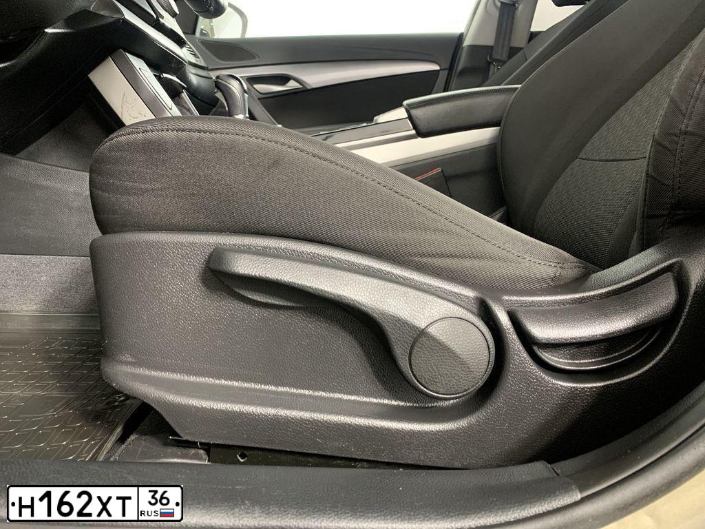 Фото автомобиля HYUNDAI I40, 2014 — госномер Т444МВ790. Цвет: БЕЖЕВЫЙ