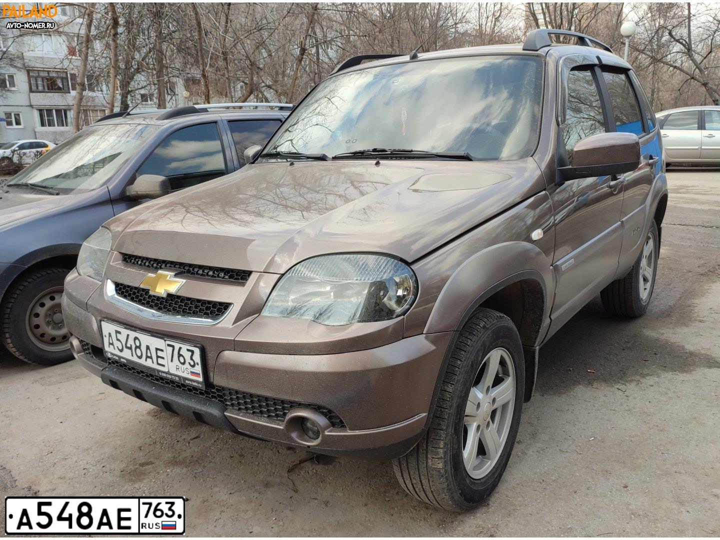Фото автомобиля CHEVROLET NIVA, 2017 — госномер А548АЕ763. Цвет: СВЕТЛО КОРИЧНЕВЫЙ