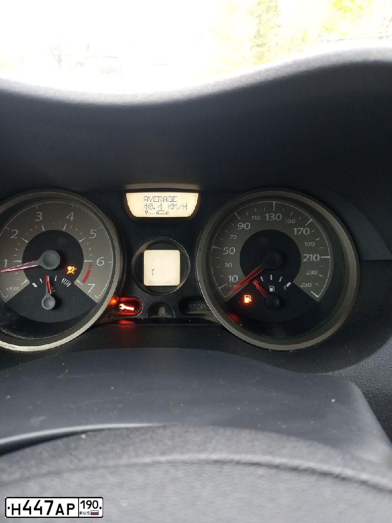 Фото автомобиля RENAULT MEGANE, 2006 — госномер О798АВ250. Цвет: БЕЖЕВЫЙ