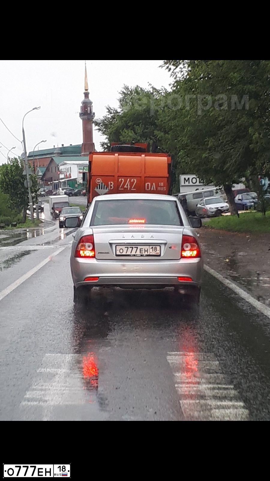 Фото автомобиля LADA 2114 SAMARA, 2011 — госномер Е826КЕ57. Цвет: СВЕТЛО-СЕРЕБ.МЕТАЛ