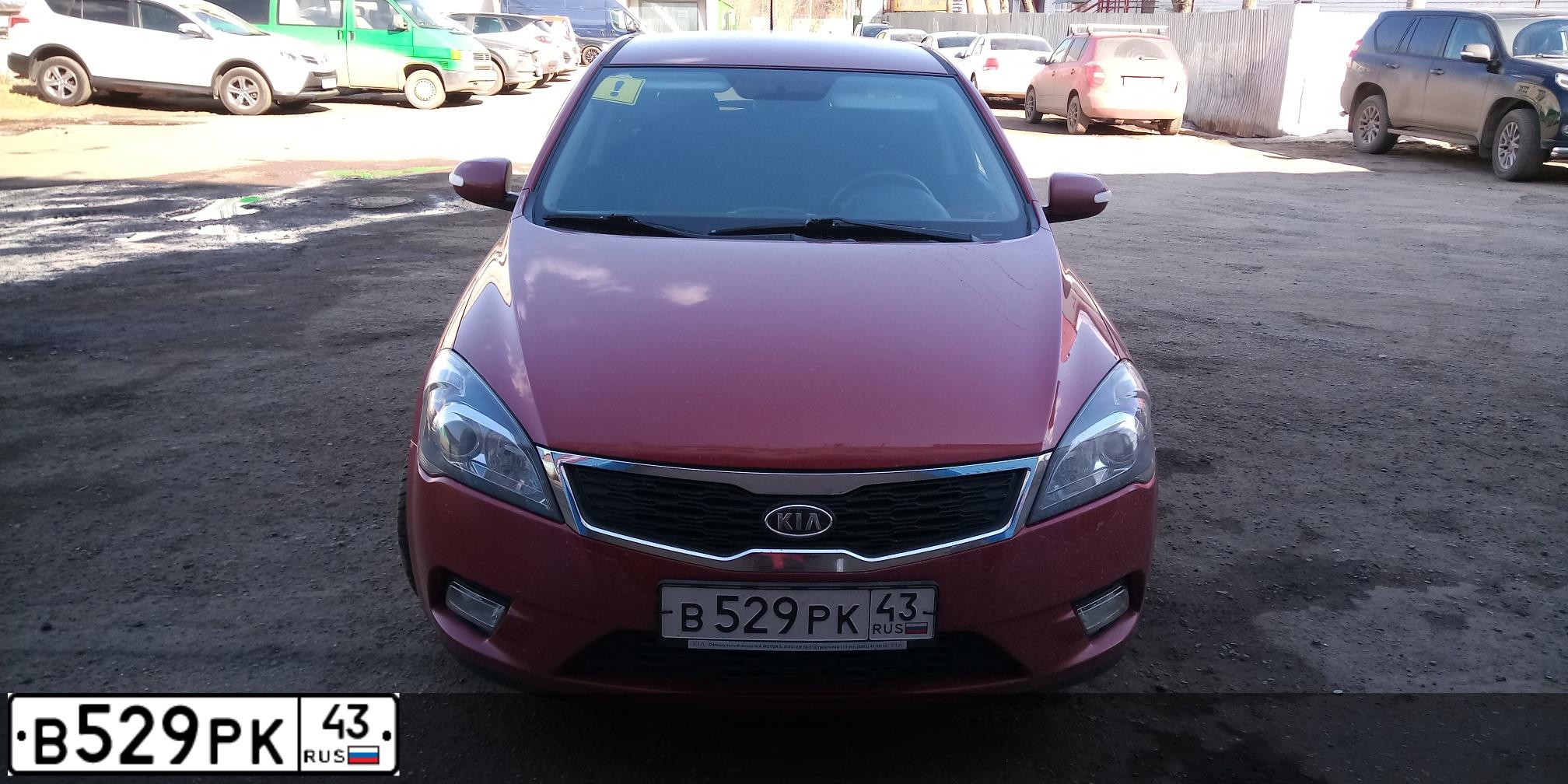 Фото автомобиля KIA CEE'D, 2010 — госномер В529РК43. Цвет: Красный