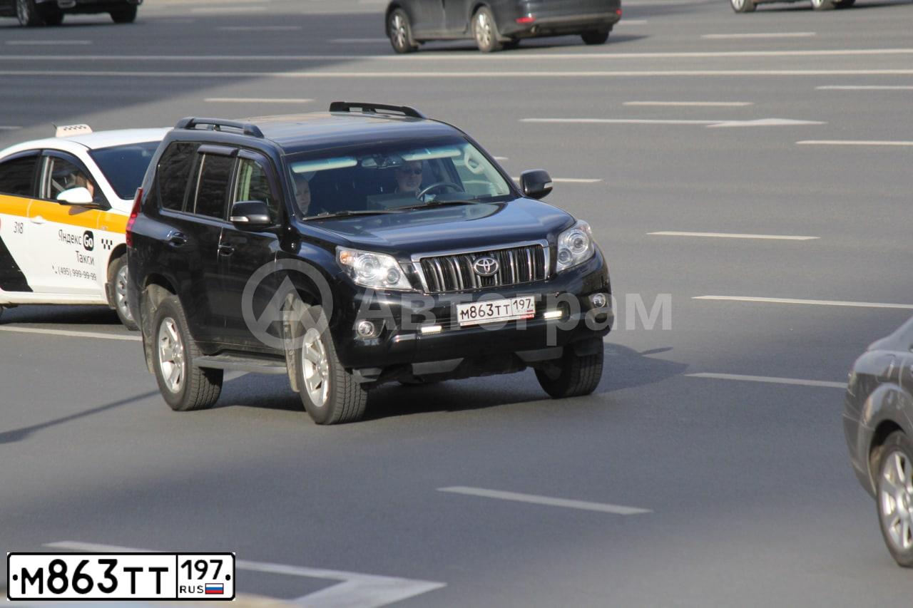 Фото автомобиля TOYOTA LANDCRUISER, 2012 — госномер М863ТТ197. Цвет: ЧЕРНЫЙ