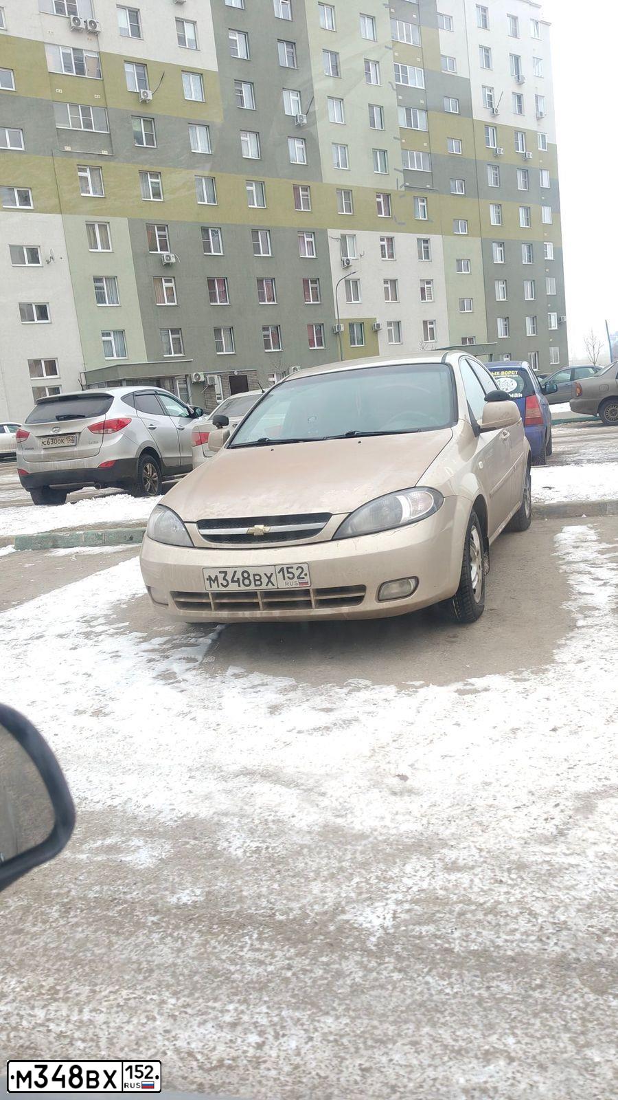 Фото автомобиля CHEVROLET LACETTI, 2011 — госномер М348ВХ152. Цвет: БЕЖЕВЫЙ