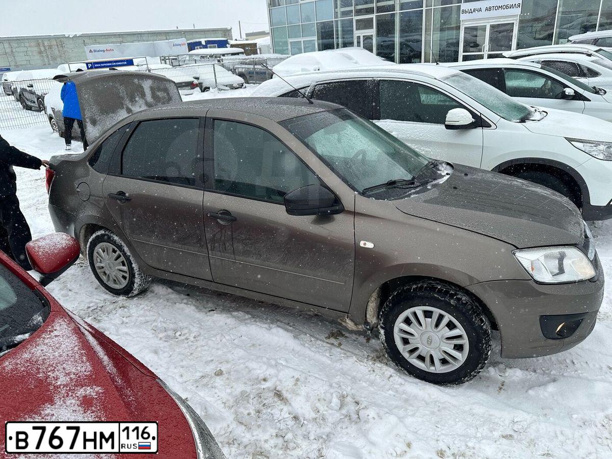 Фото автомобиля KIA RIO, 2011 — госномер М003АХ196. Цвет: ТЕМНО-СЕРЫЙ