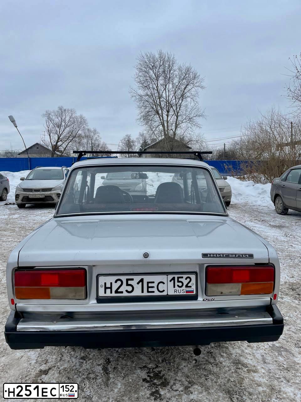 Фото автомобиля LADA 2107, 2011 — госномер К212ОО18. Цвет: СЕРЕБРИСТЫЙ