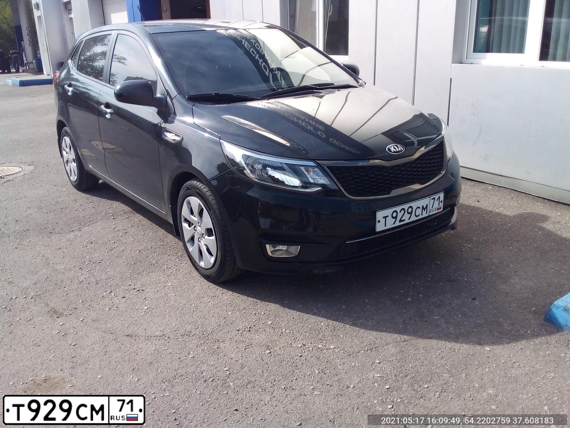 Фото автомобиля KIA RIO, 2017 — госномер С810АР46. Цвет: ЧЕРНЫЙ