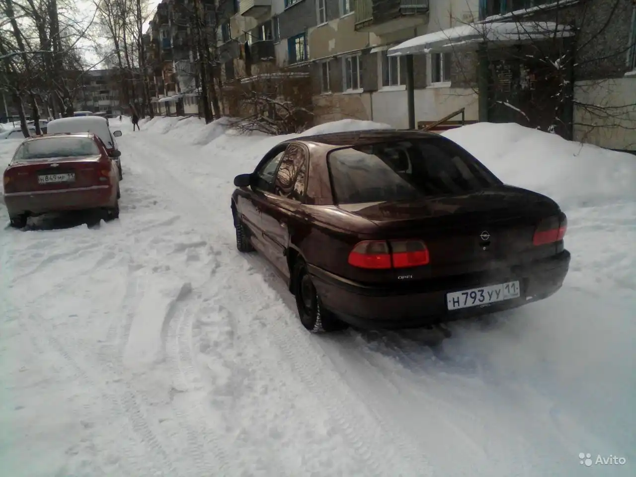 Фото автомобиля OPEL OMEGA, 1994 — госномер У978НТ18. Цвет: ФИОЛЕТОВЫЙ