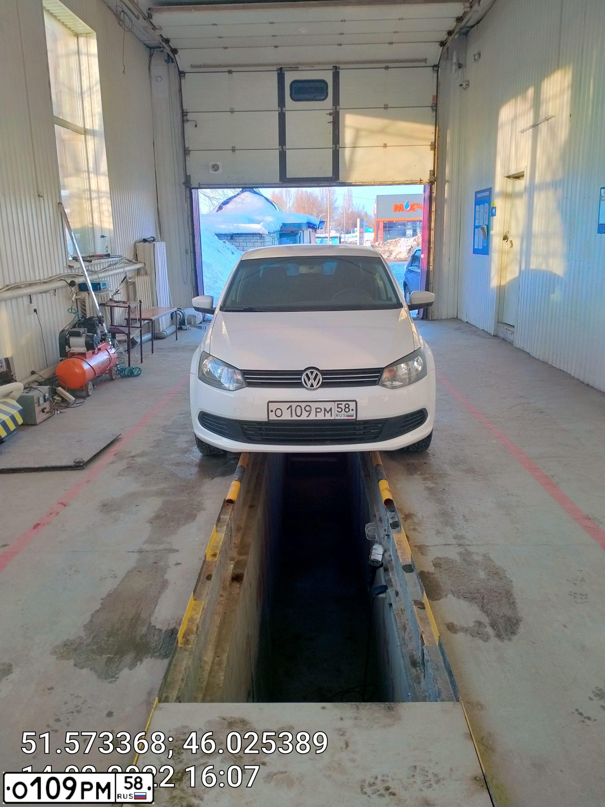 Фото автомобиля VOLKSWAGEN POLO, 2013 — госномер Е287КТ164