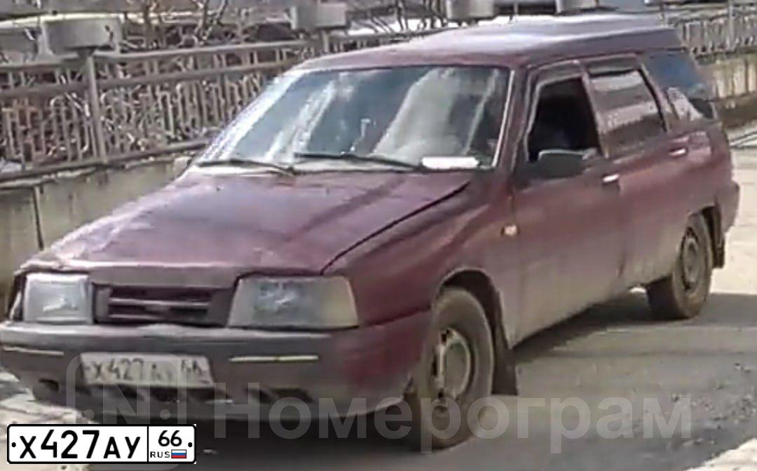 Фото автомобиля IZH 2126, 2004 — госномер Х427АУ66. Цвет: КРАСНЫЙ