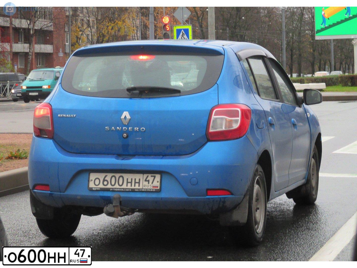 Фото автомобиля RENAULT SANDERO, 2015 — госномер О600НН47. Цвет: СВЕТЛО-СИНИЙ