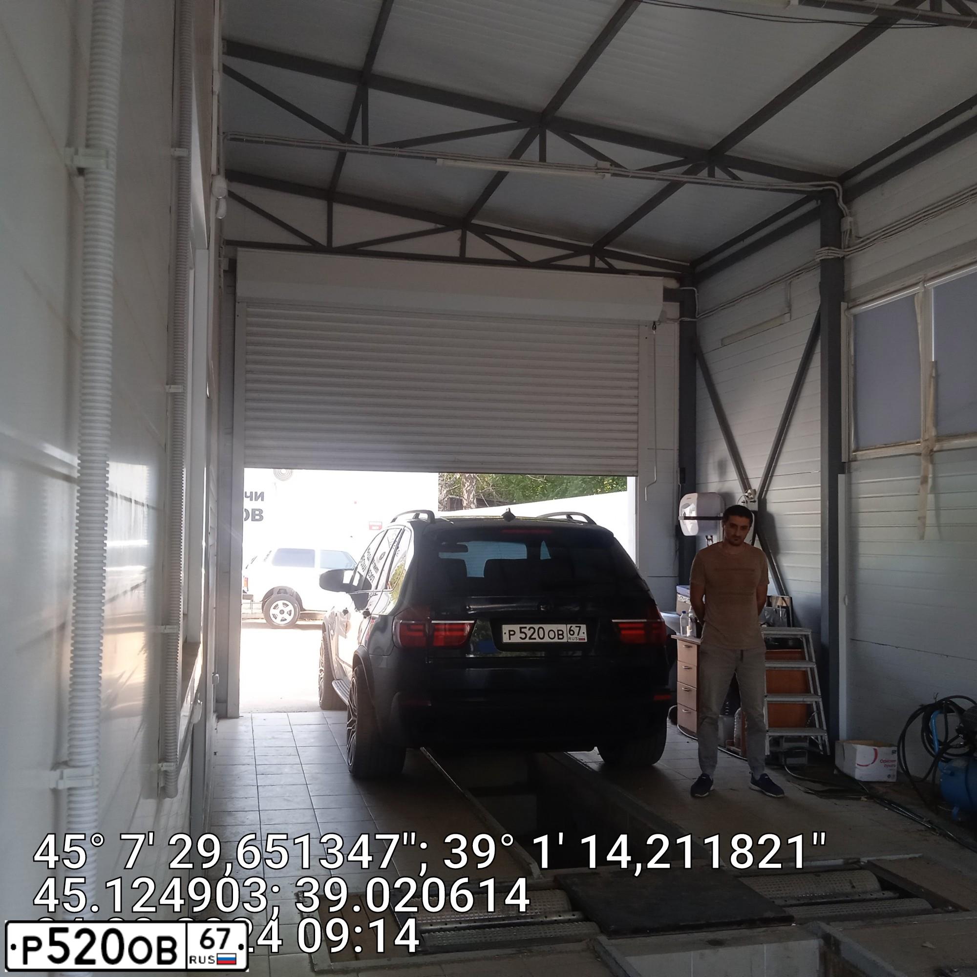 Фото автомобиля BMW X5, 2007 — госномер Р520ОВ67. Цвет: ЧЕРНЫЙ