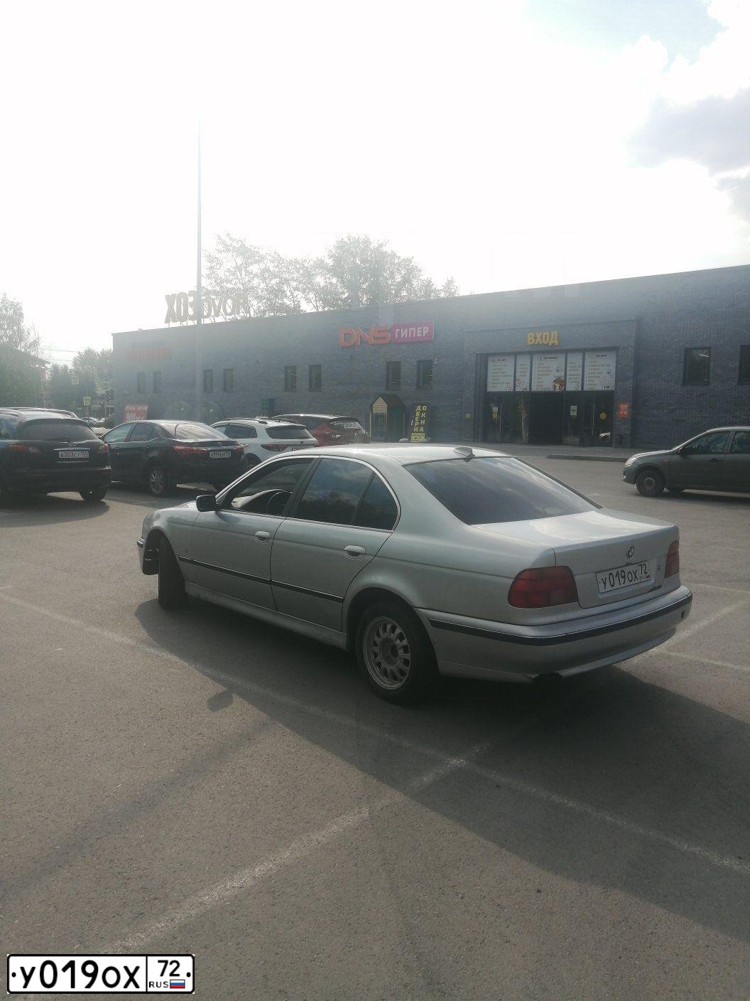 Фото автомобиля BMW 520, 1998 — госномер С153ХО196. Цвет: Серебристый