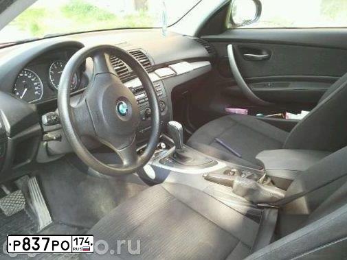 Фото автомобиля BMW 116I, 2010 — госномер О026ХЕ174. Цвет: Красный