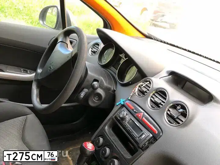 Фото автомобиля PEUGEOT 308, 2010 — госномер Т275СМ76. Цвет: СЕРО-БЕЖЕВЫЙ
