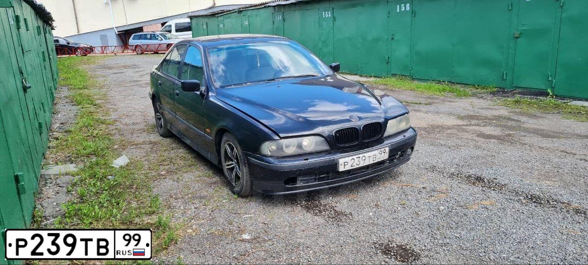 Фото автомобиля BMW 523I, 1998 — госномер К424ТА797. Цвет: ЧЕРНЫЙ