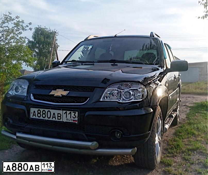 Фото автомобиля CHEVROLET T NIVA, 2012 — госномер Н113ЕН13. Цвет: Черно-синий металлик