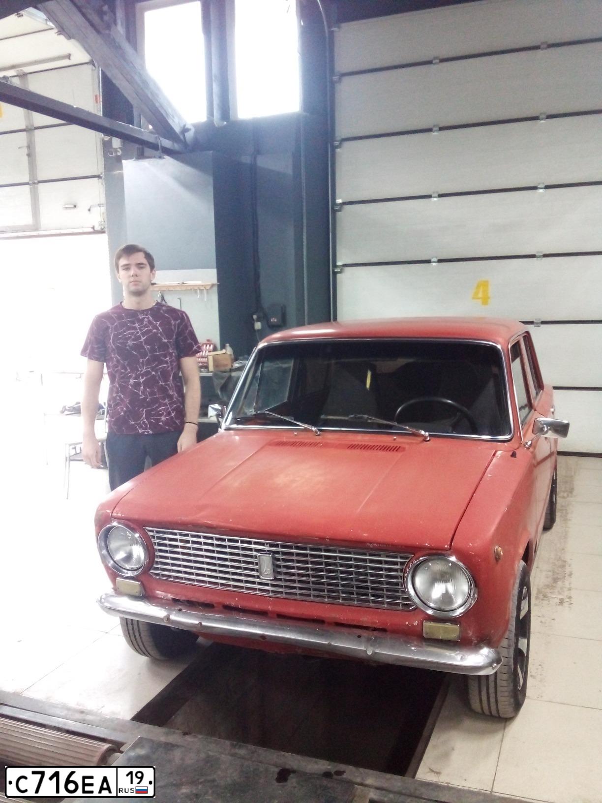 Фото автомобиля LADA 2101, 1986 — госномер М516ТН124