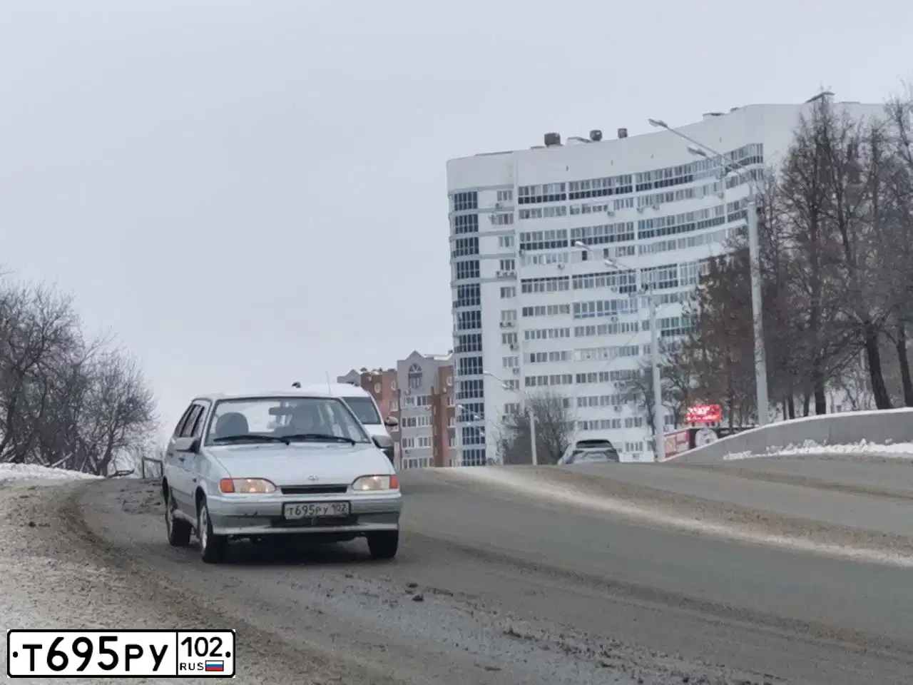 Фото автомобиля LADA 2114, 2011 — госномер М516ОК702. Цвет: СВЕТЛО-СЕРЕБРИСТЫЙ МЕТАЛЛ