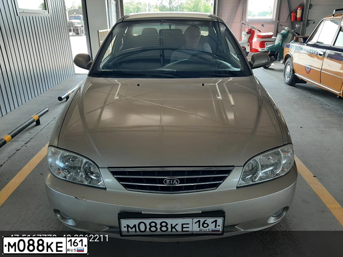 Фото автомобиля KIA SPECTRA, 2008 — госномер М088КЕ161. Цвет: ЗОЛОТИСТО-БЕЖЕВЫЙ