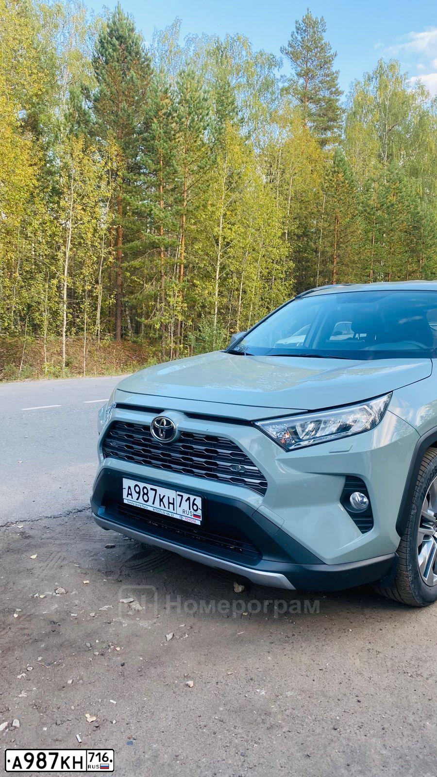 Фото автомобиля KIA SOUL, 2017 — госномер А159ЕА156. Цвет: Оранжевый