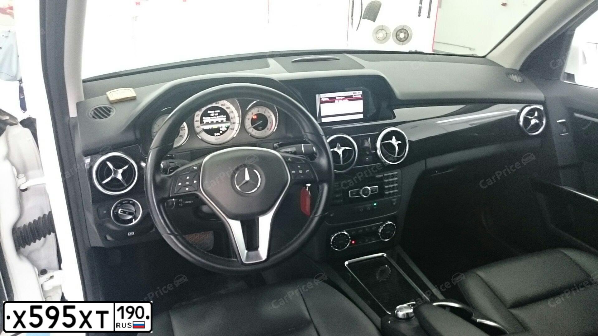 Фото автомобиля MERCEDES C-KLASSE, 2012 — госномер Е557ЕО761. Цвет: Белый