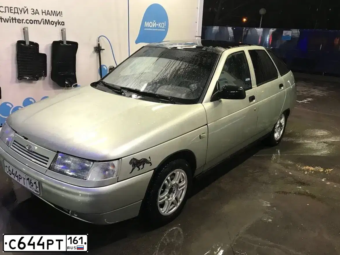 Фото автомобиля LADA 2112, 2006 — госномер М632АК82. Цвет: БЕЛО-ЗЕЛЕНЫЙ