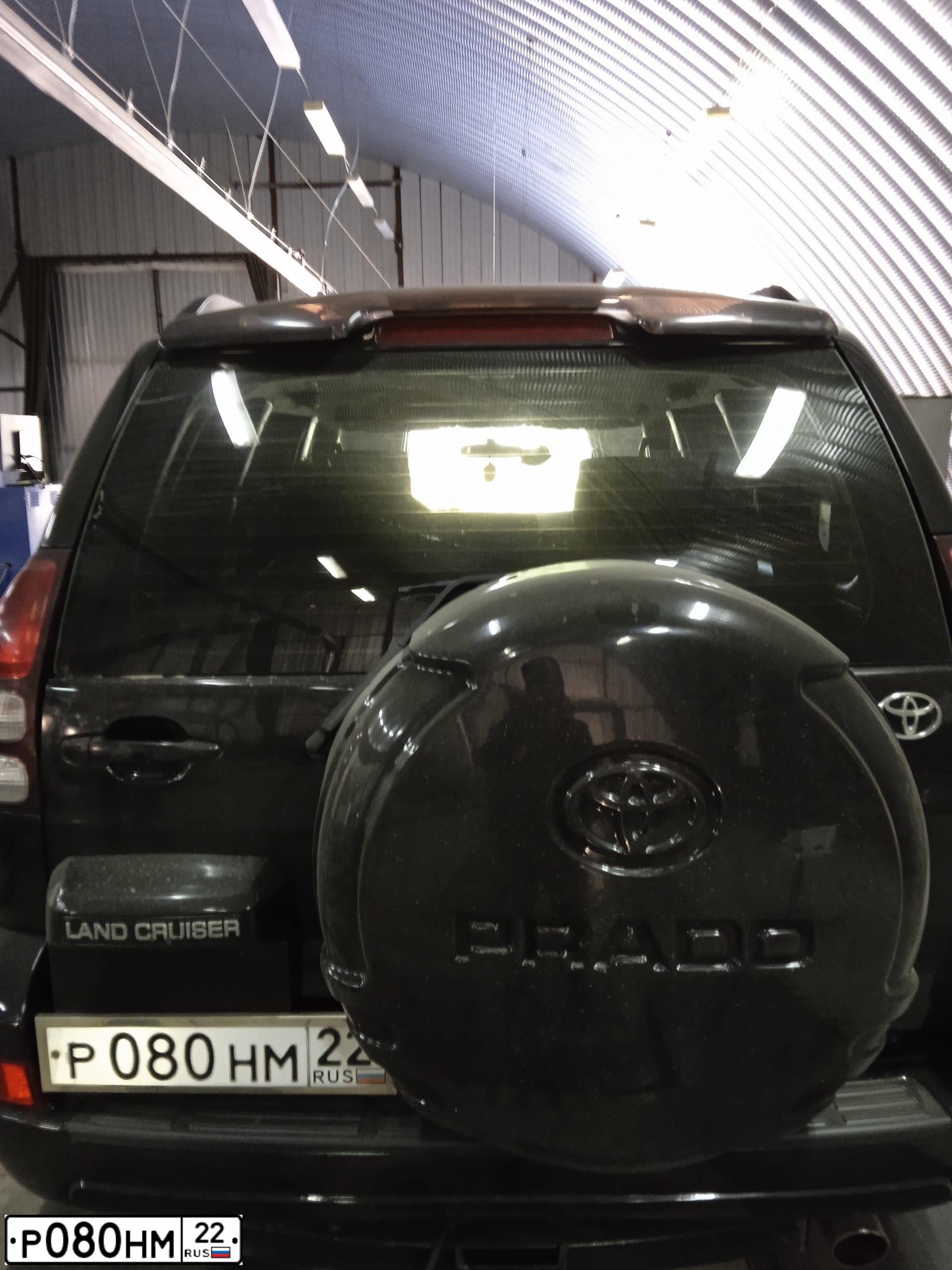 Фото автомобиля TOYOTA LANDCRUISER, 2006 — госномер Р080НМ22