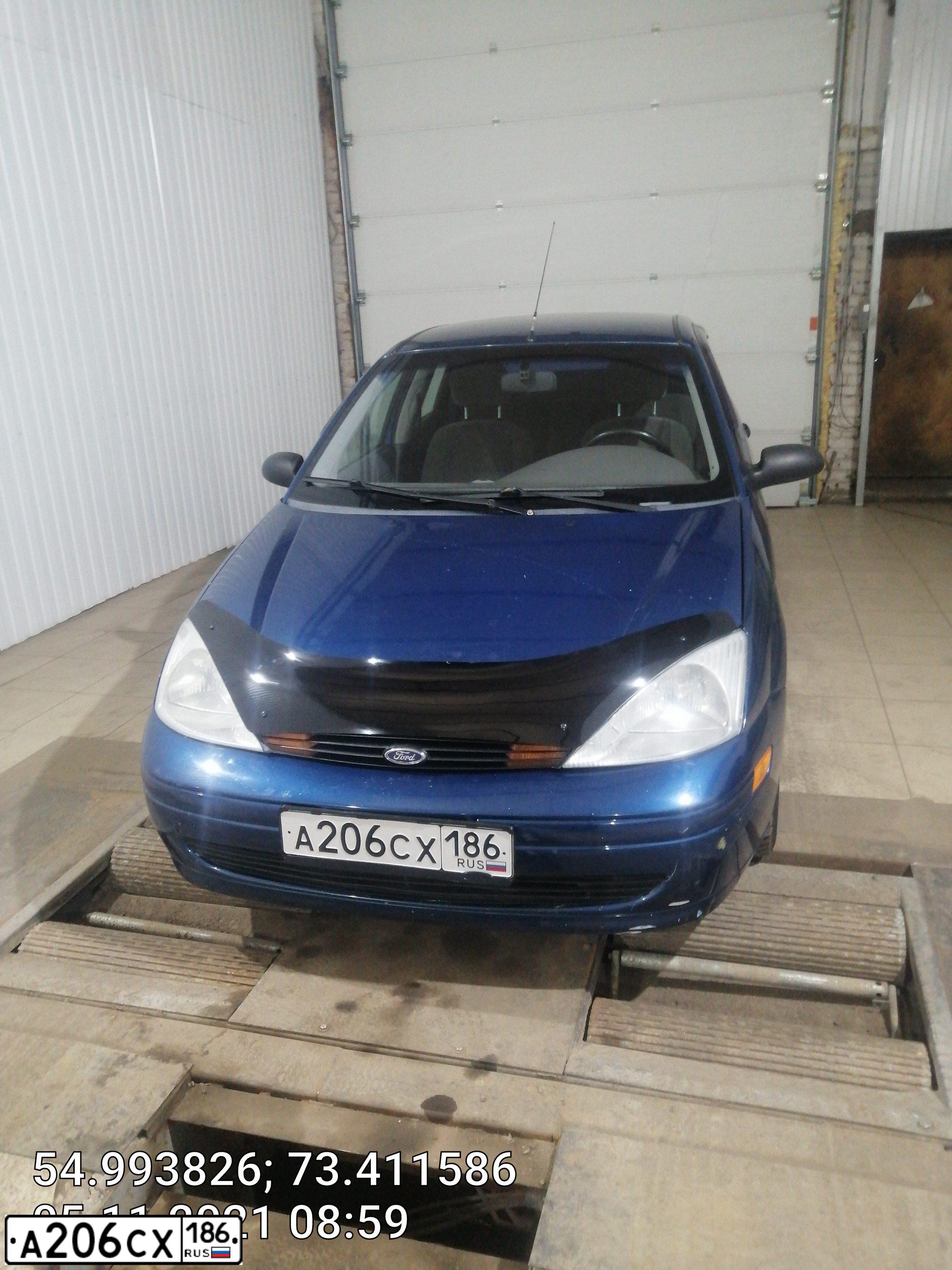 Фото автомобиля FORD FOCUS SE, 2000 — госномер Х236СМ55. Цвет: синий