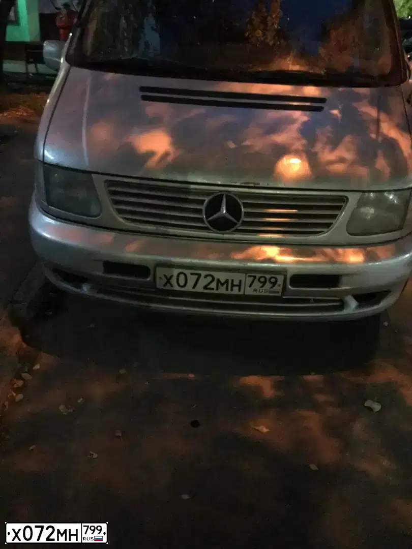 Фото автомобиля MERCEDES V-KLASSE, 2000 — госномер Х072МН799. Цвет: Серый
