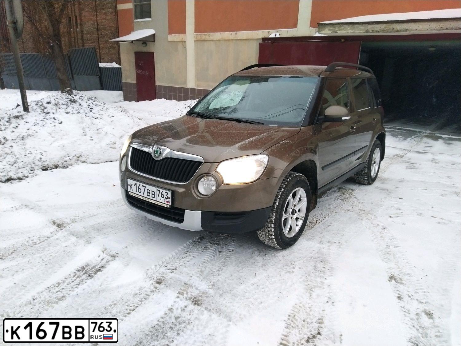 Фото автомобиля SKODA YETI, 2011 — госномер М202КМ763. Цвет: Коричневый