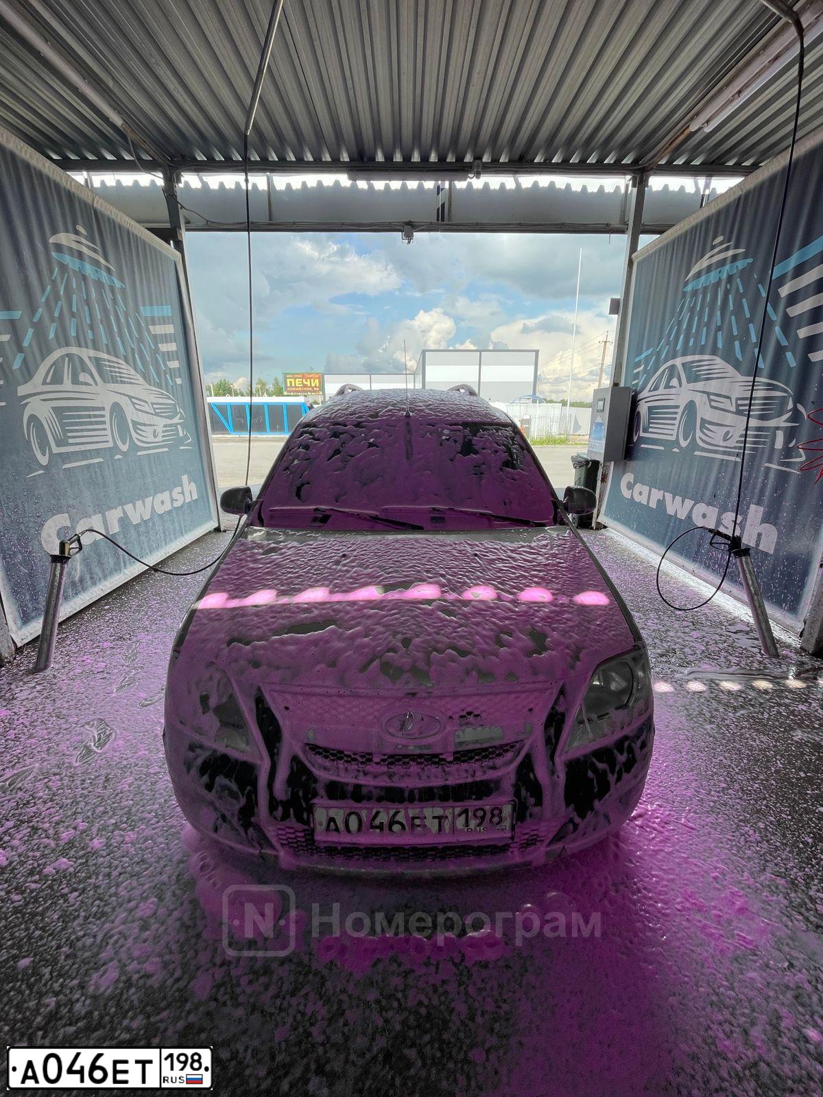 Фото автомобиля LADA LARGUS, 2018 — госномер А046ЕТ198. Цвет: СЕРО-БЕЖЕВЫЙ