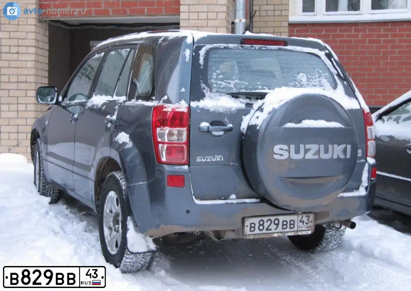 Фото автомобиля SUZUKI /GRAND/ VITARA, 2006 — госномер В829ВВ43. Цвет: СЕРЫЙ