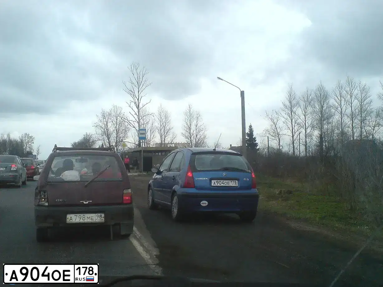 Фото автомобиля CITROEN C3, 2002 — госномер Е704АТ147. Цвет: ЯРКО-СИНИЙ