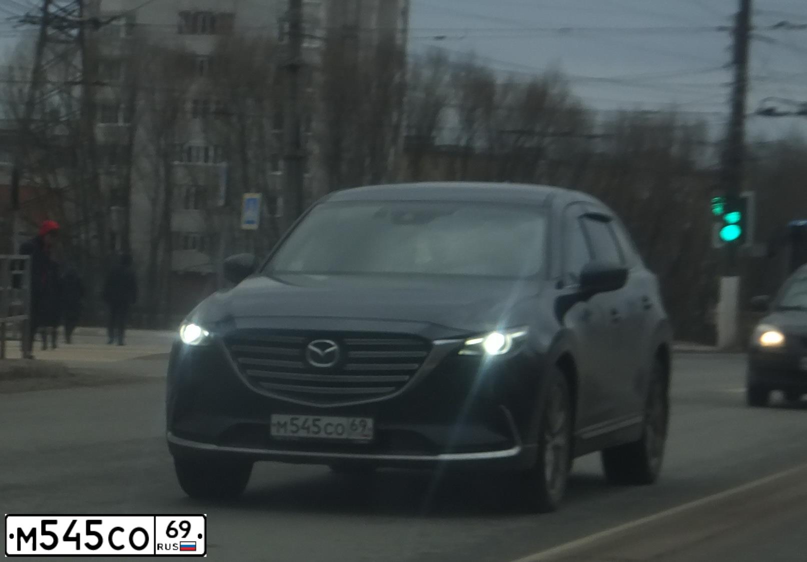 Фото автомобиля MAZDA CX-9, 2018 — госномер М545СО69. Цвет: синий