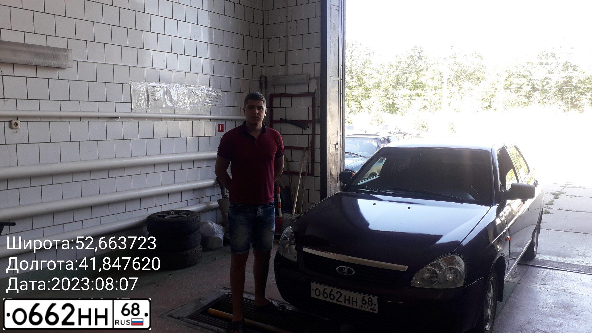 Фото автомобиля LADA 2172 PRIORA, 2010 — госномер А525УЕ21. Цвет: ТЕМНО ВИШНЕВЫЙ