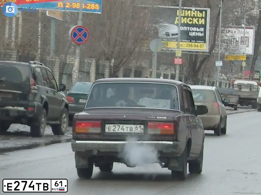 Фото автомобиля LADA 2107 LADA, 2005 — госномер Е274ТВ61. Цвет: ТЕМНО-ВИШНЕВЫЙ