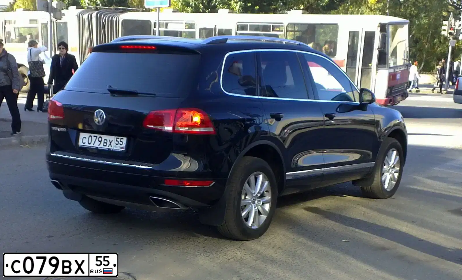 Фото автомобиля VOLKSWAGEN TOUAREG, 2012 — госномер С079ВХ55. Цвет: ЧЕРНЫЙ