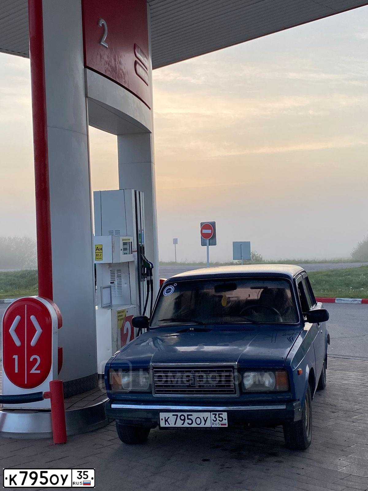 Фото автомобиля LADA 2107, 2006 — госномер К795ОУ35. Цвет: синий