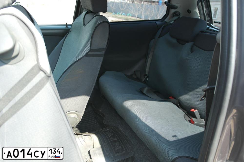 Фото автомобиля FIAT PUNTO, 2004 — госномер М724АТ134. Цвет: БЕЛЫЙ(ТЕМНО-СЕРЫЙ)